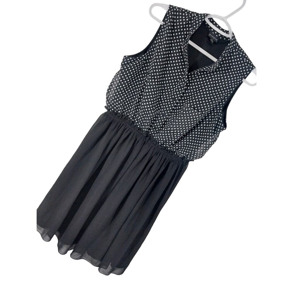 EN FOCUS! LUXE BLACK & WHITE POLKA DOT CHIFFON BUTTON FRONT DRESS! SIZE 12